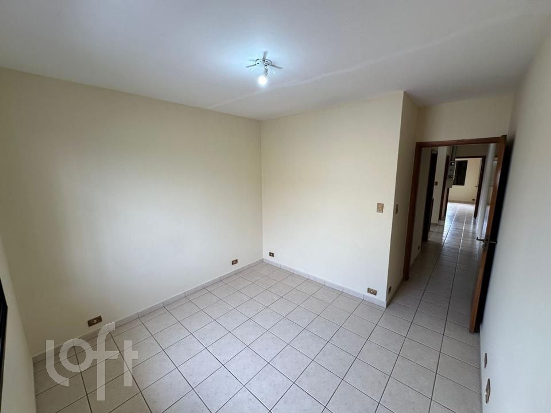 Casa à venda com 3 quartos, 216m² - Foto 4