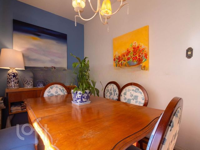 Apartamento com 102m², 3 dormitórios, 1 vaga, Rio Branco em Porto Alegre