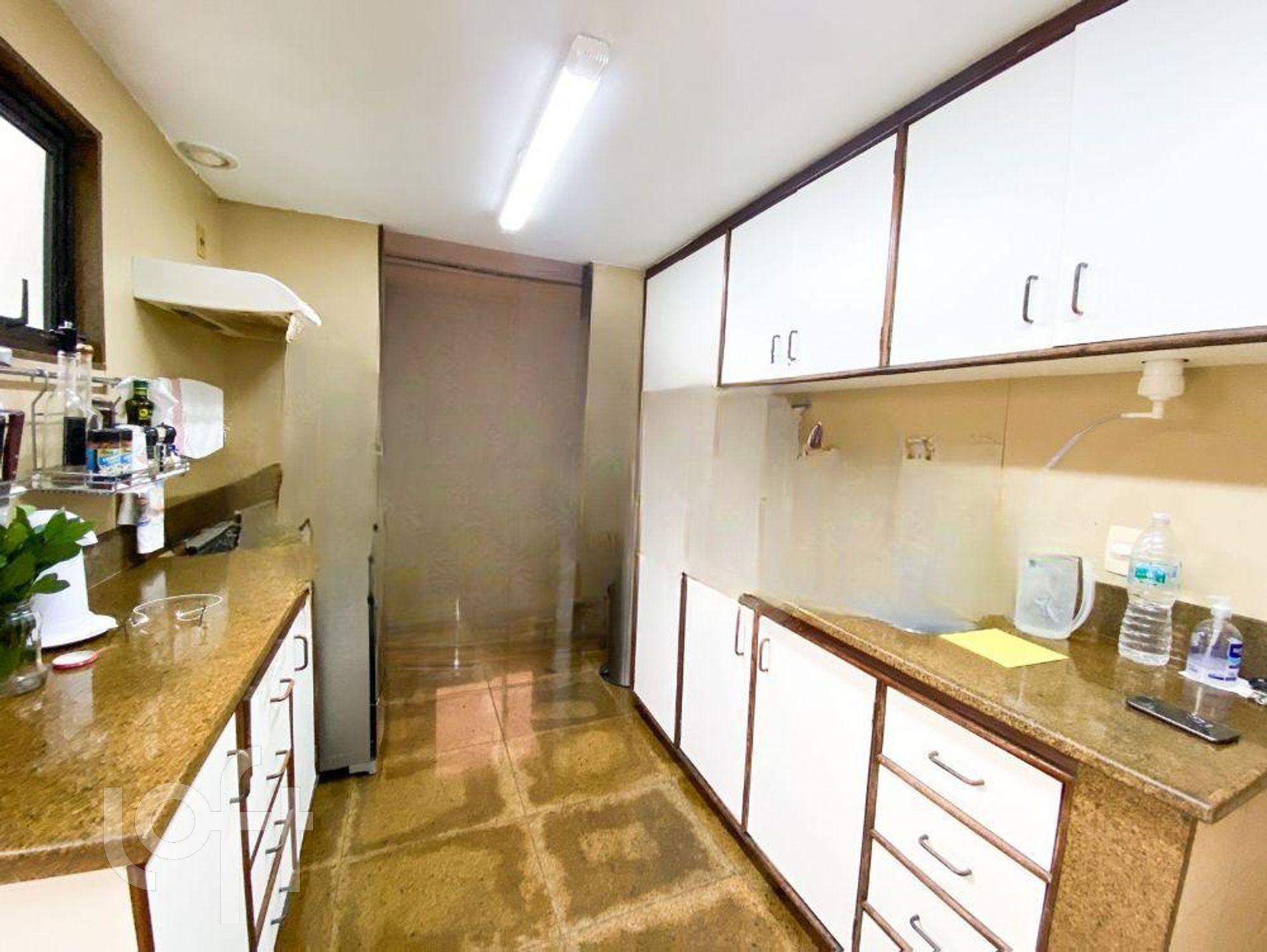 Apartamento à venda com 5 quartos, 718m² - Foto 2