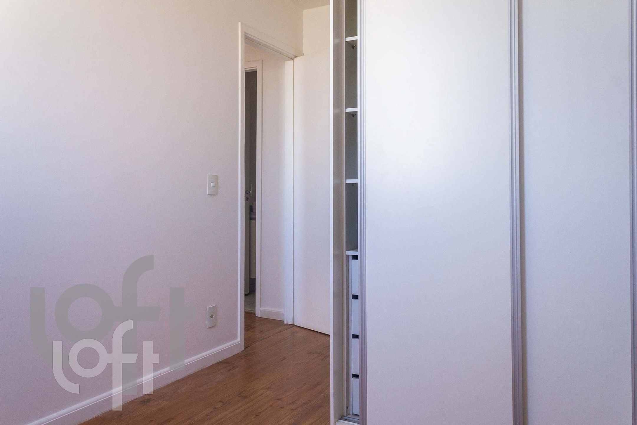 Apartamento à venda com 2 quartos, 58m² - Foto 3