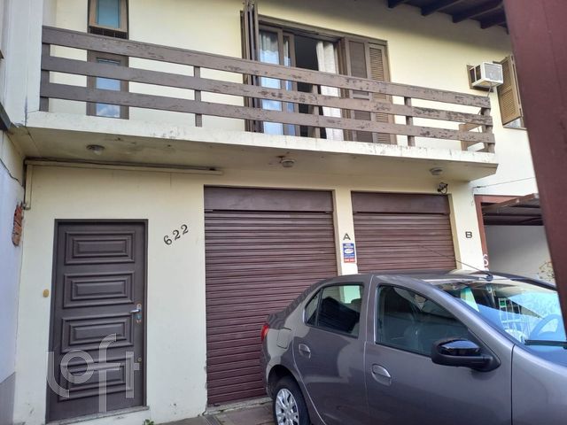 Casa com 90m², 2 dormitórios, 2 vagas, Vila Ipiranga em Porto Alegre