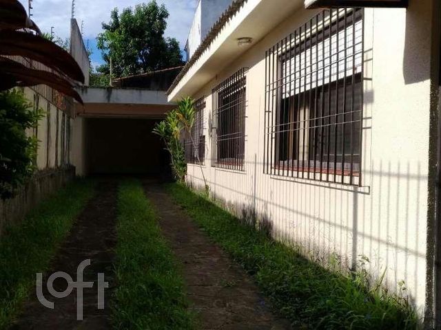 Casa com 240m², 3 dormitórios, 1 vaga, Vila Ipiranga em Porto Alegre