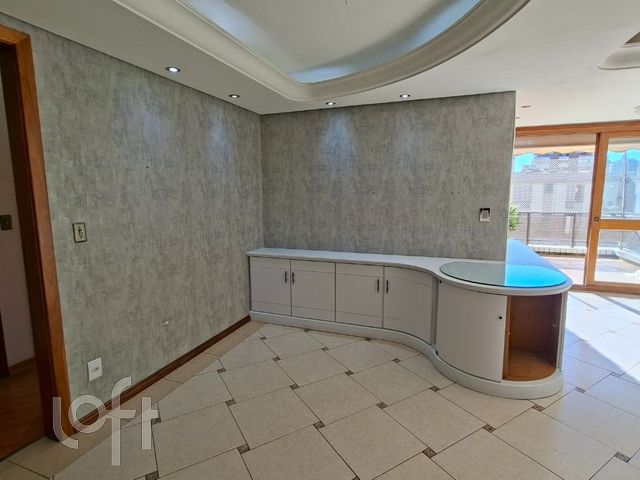 Apartamento com 108m², 2 dormitórios, 1 suíte, 1 vaga, Menino Deus em Porto Alegre