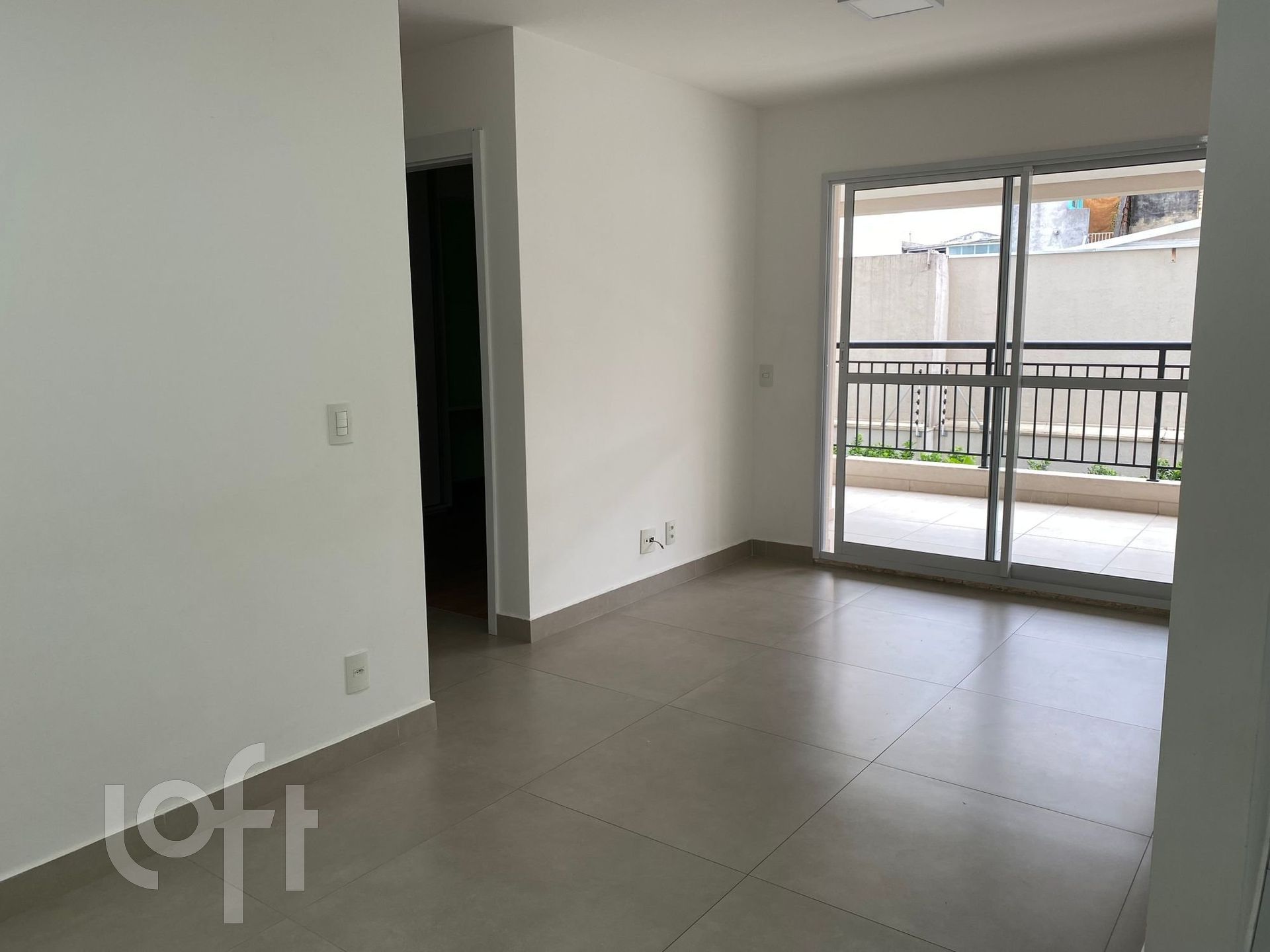 Apartamento à venda com 2 quartos, 70m² - Foto 1