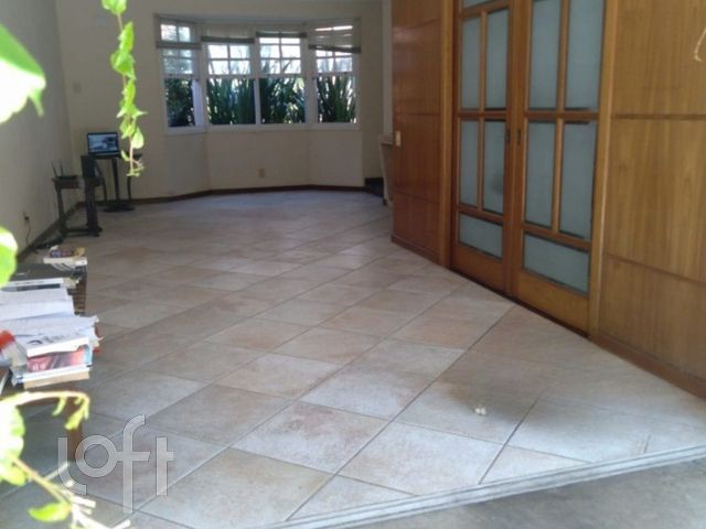 Casa em Condomínio com 222m², 3 dormitórios, 1 suíte, 3 vagas, Três Figueiras em Porto Alegre