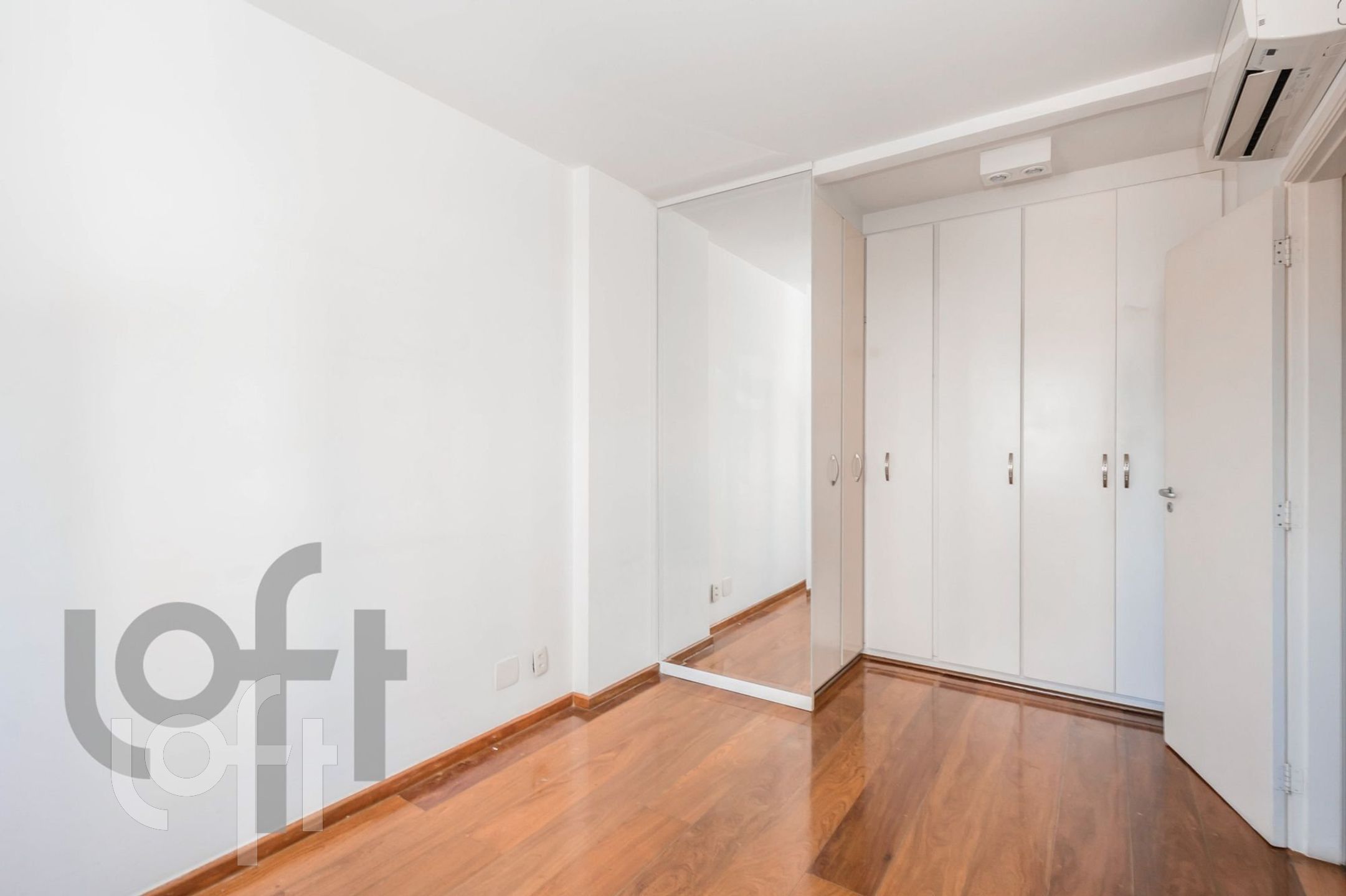 Apartamento à venda com 3 quartos, 96m² - Foto 2