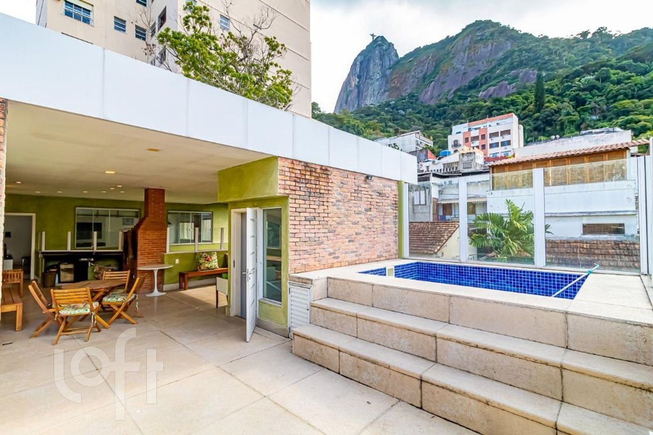 Casa à venda com 4 quartos, 595m² - Foto 2