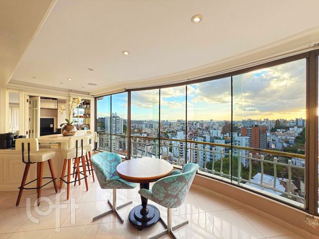 Apartamento com 179m², 3 dormitórios, 2 suítes, 3 vagas, Rio Branco em Porto Alegre