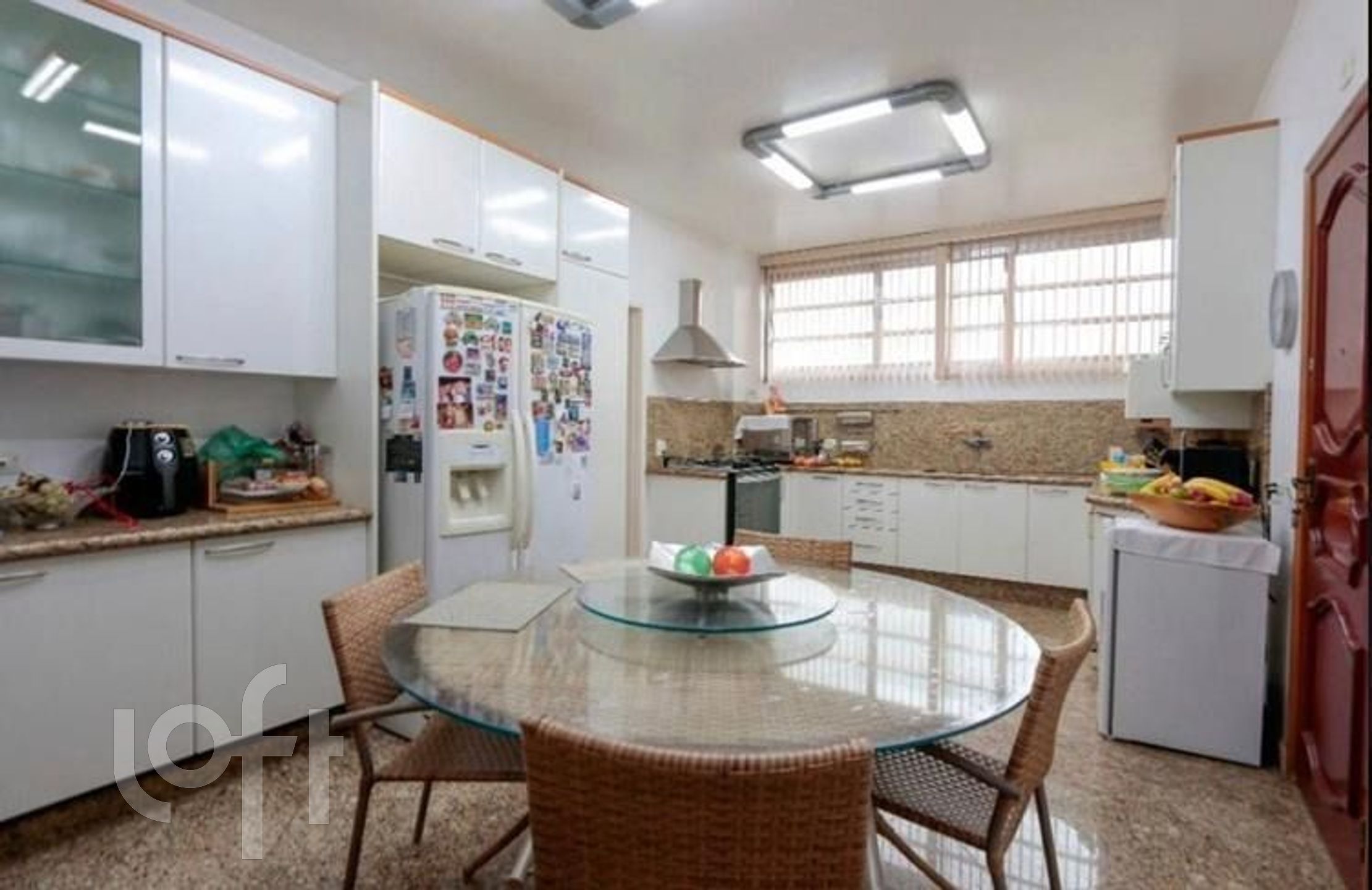 Apartamento à venda com 3 quartos, 200m² - Foto 20