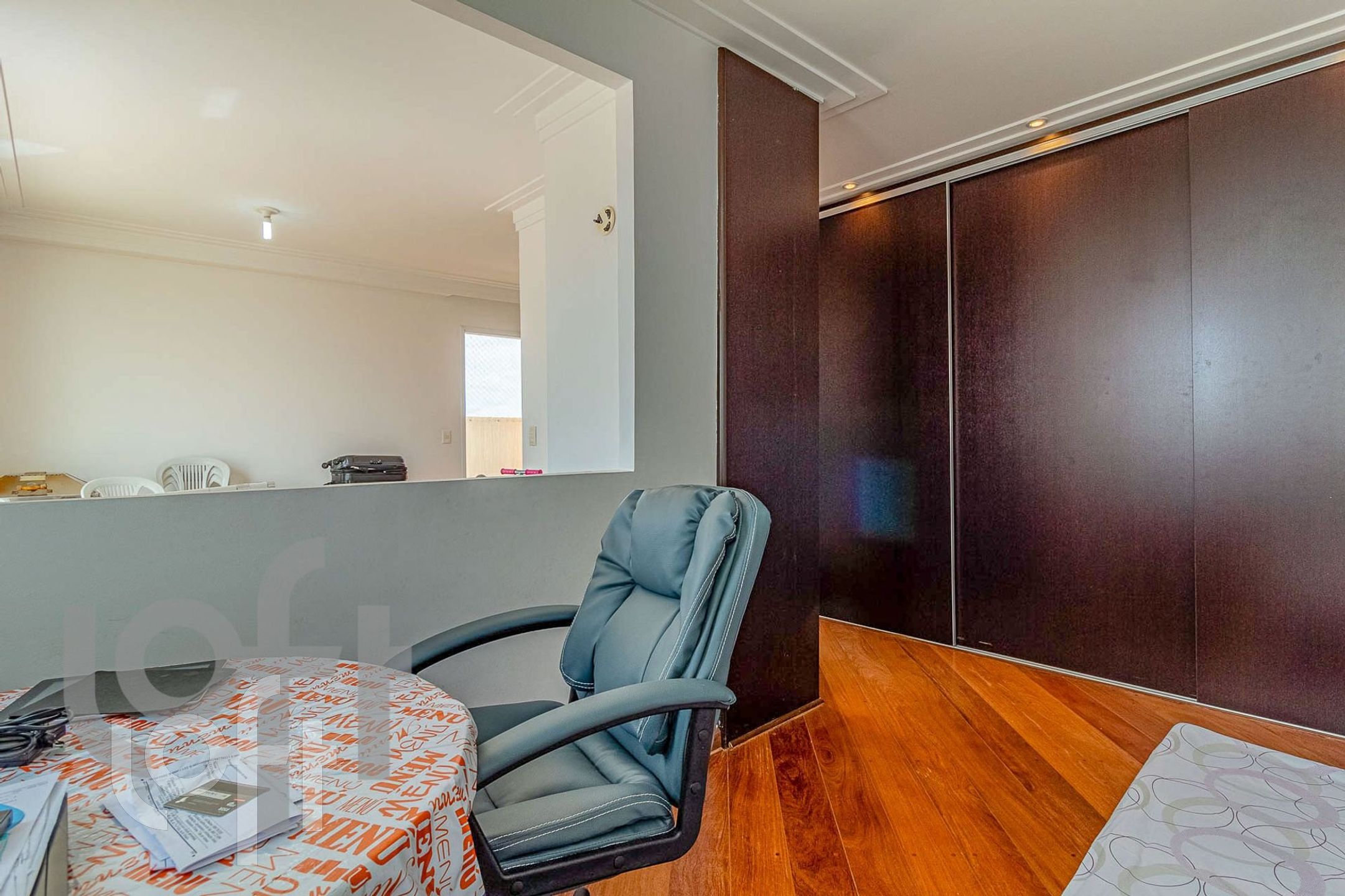 Apartamento à venda com 3 quartos, 130m² - Foto 2