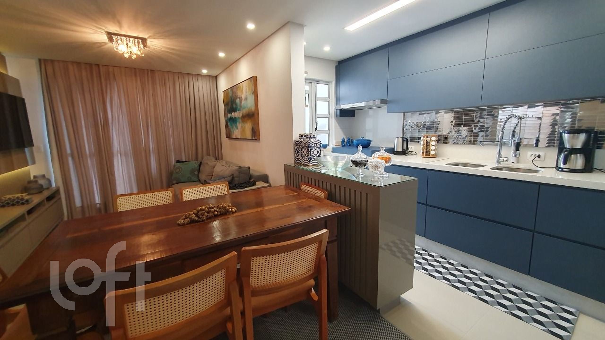 Apartamentos com 136m², 4 quartos, 2 suítes, 2 garagens, no bairro Balneário em Florianópolis
