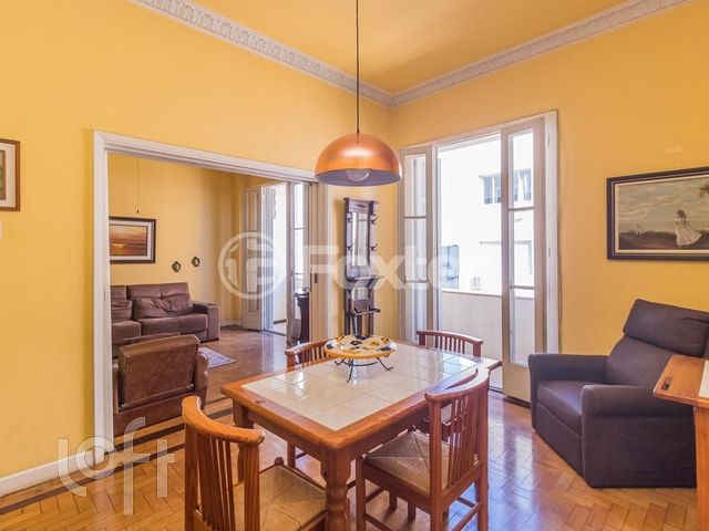 Apartamento com 120m², 2 dormitórios, Independência em Porto Alegre