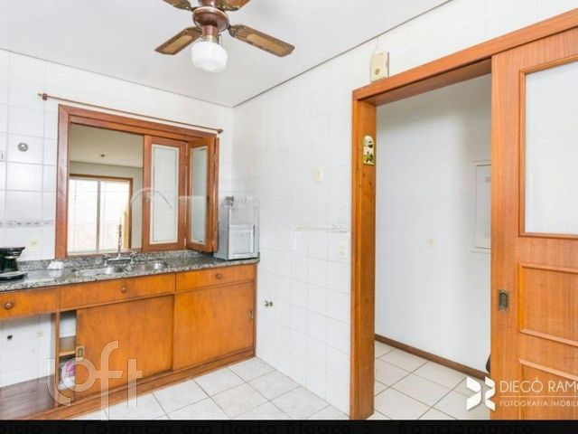 Apartamento com 91m², 2 dormitórios, 1 suíte, 2 vagas, Jardim Botânico em Porto Alegre
