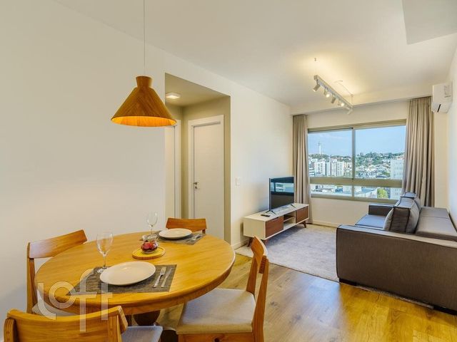 Apartamento com 64m², 2 dormitórios, 1 suíte, 1 vaga, Menino Deus em Porto Alegre