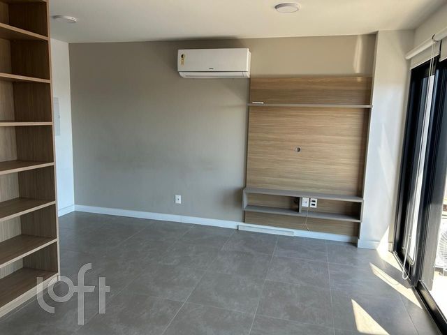 Apartamento com 41m², 1 dormitório, 1 vaga, Floresta em Porto Alegre