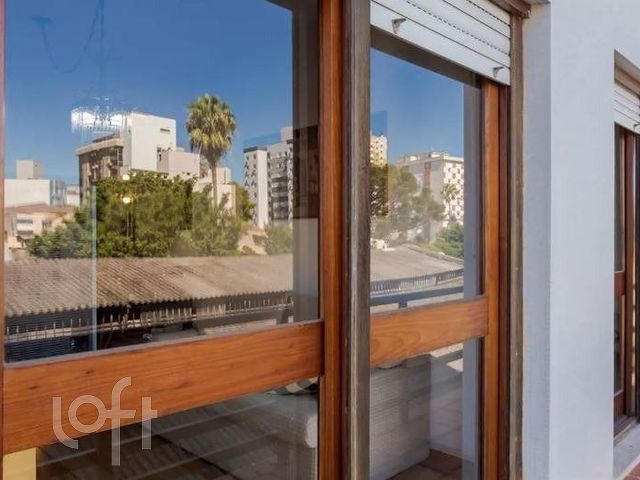 Apartamento com 90m², 3 dormitórios, 1 vaga, Floresta em Porto Alegre
