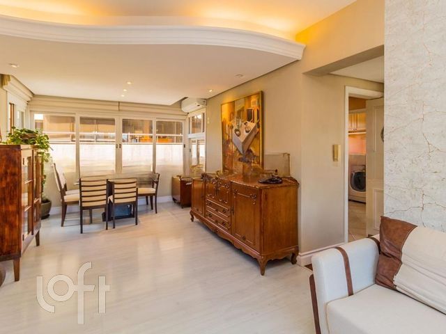 Apartamento com 98m², 2 dormitórios, 1 suíte, 2 vagas, Bela Vista em Porto Alegre