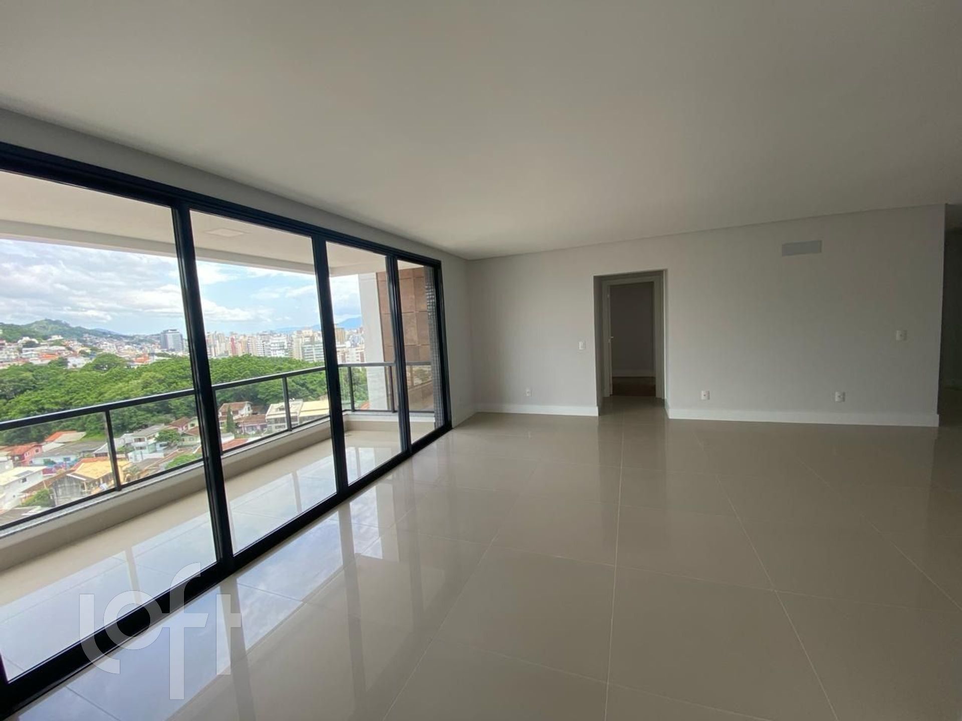 Apartamentos com 101m², 3 quartos, 1 suíte, 2 garagens, no bairro Agronômica em Florianópolis