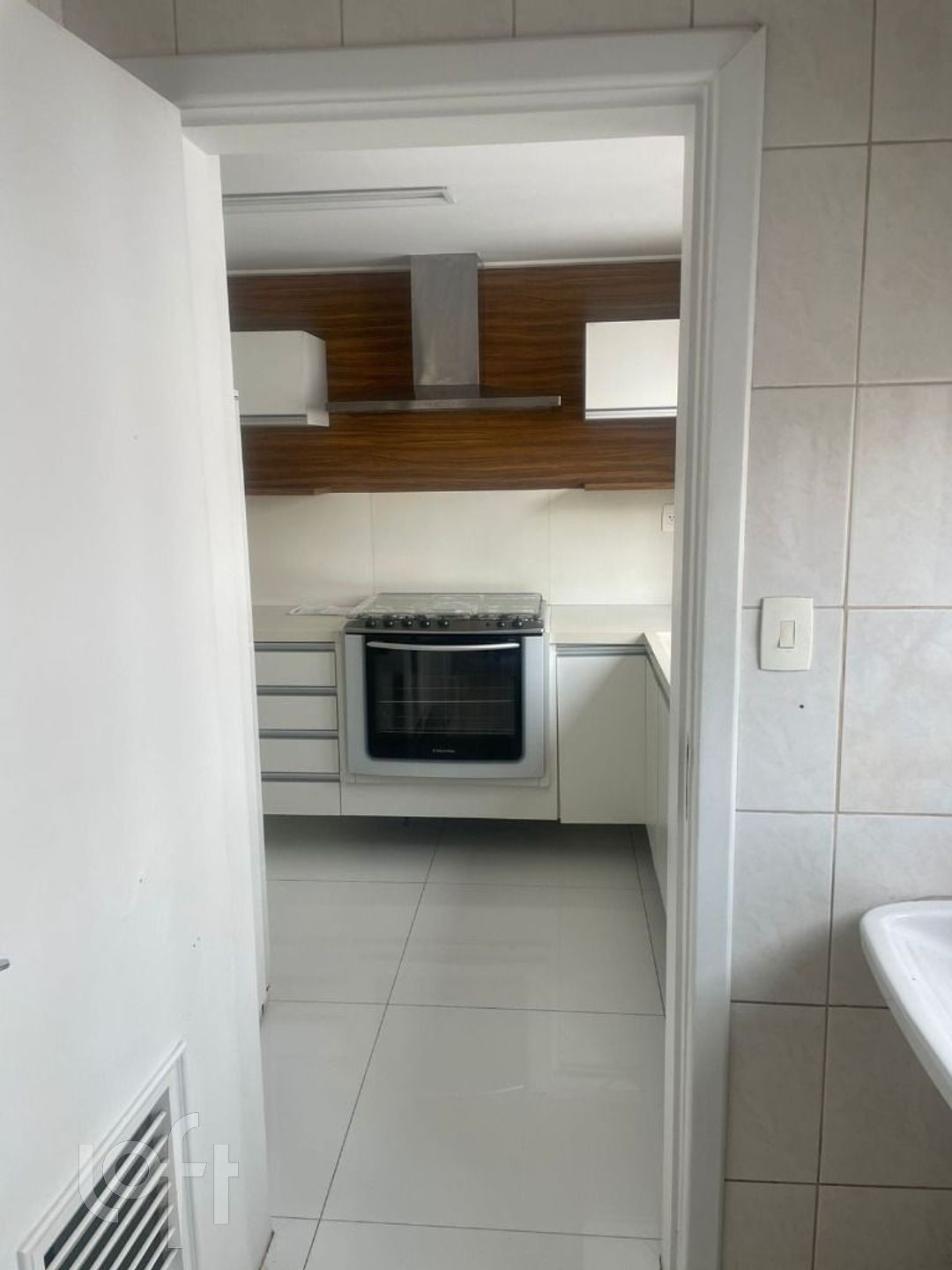 Apartamento à venda com 3 quartos, 330m² - Foto 2