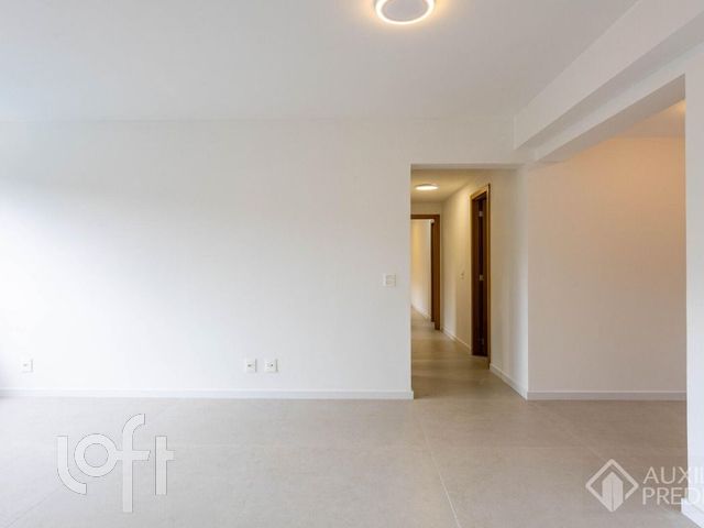 Apartamento com 75m², 3 dormitórios, 1 suíte, 2 vagas, Santana em Porto Alegre