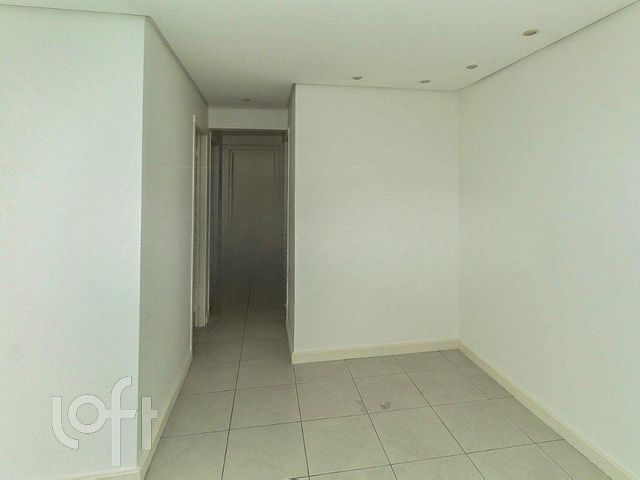 Apartamento com 65m², 3 dormitórios, 1 suíte, 1 vaga, Vila Ipiranga em Porto Alegre