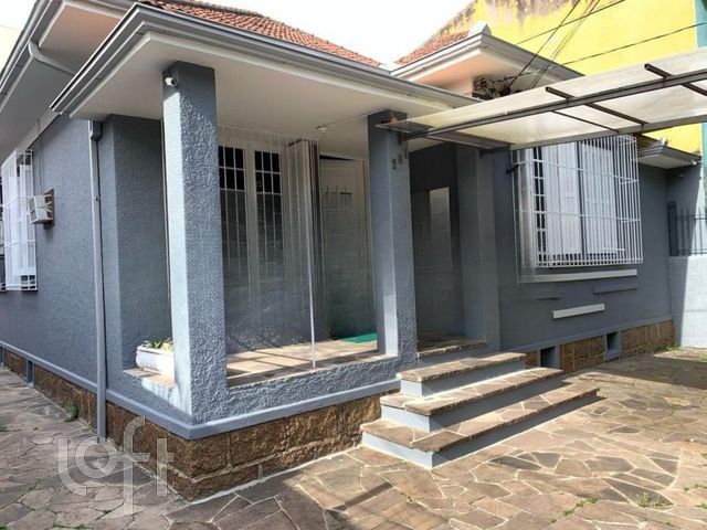 Casa com 200m², 3 dormitórios, 5 vagas, Menino Deus em Porto Alegre