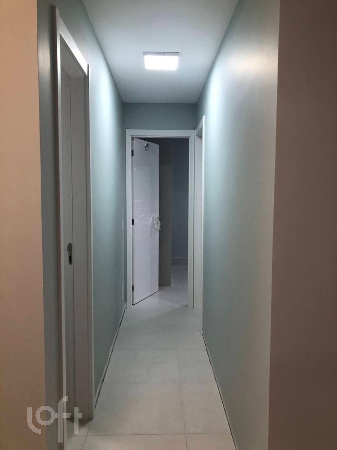 Apartamento à venda com 2 quartos, 71m² - Foto 2