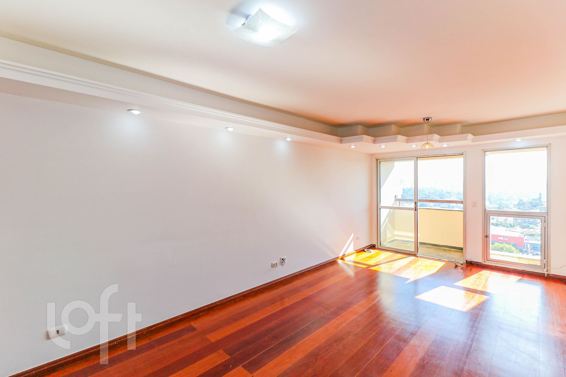 Apartamento à venda com 2 quartos, 70m² - Foto 4