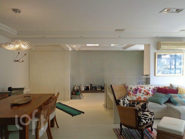 Apartamento com 98m², 3 dormitórios, 1 suíte, 1 vaga, Auxiliadora em Porto Alegre