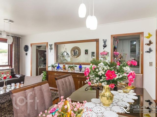 Apartamento com 80m², 2 dormitórios, 1 vaga, Menino Deus em Porto Alegre