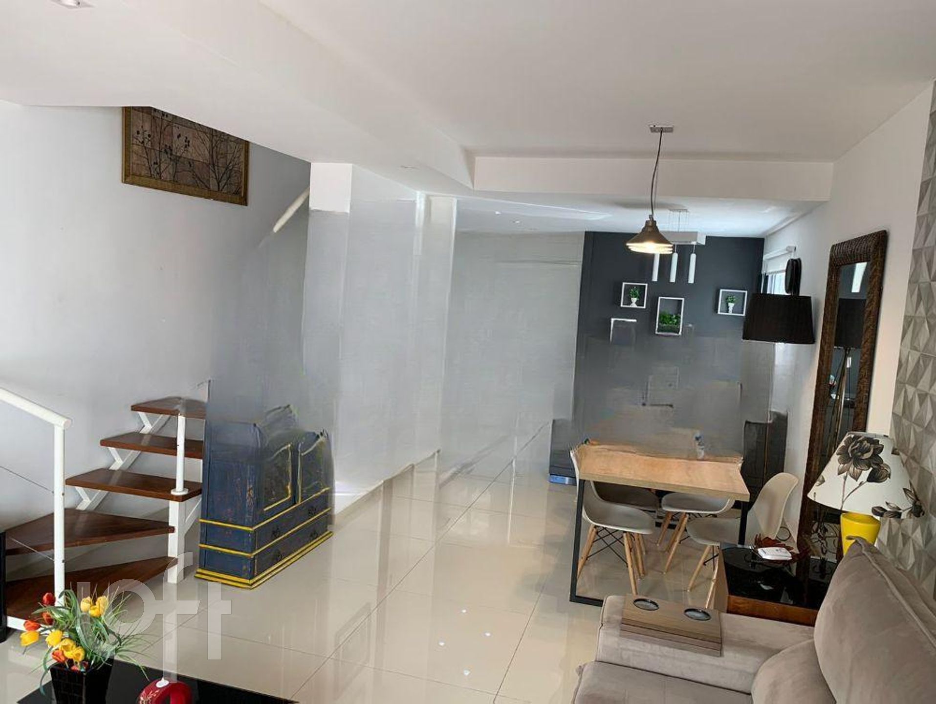 Casa à venda com 4 quartos, 160m² - Foto 1