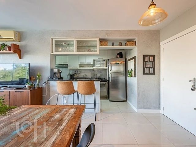 Apartamento com 73m², 2 dormitórios, 1 suíte, 2 vagas, Jardim Botânico em Porto Alegre