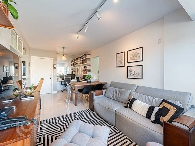 Apartamento com 73m², 2 dormitórios, 1 suíte, 2 vagas, Jardim Botânico em Porto Alegre