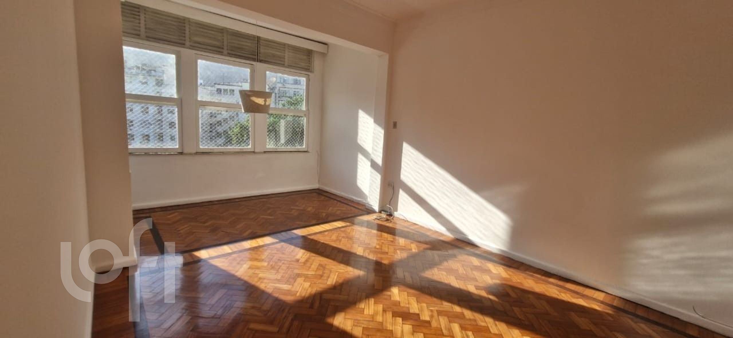 Apartamento à venda com 2 quartos, 80m² - Foto 1