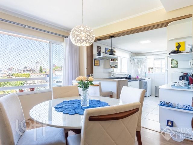 Apartamento com 64m², 2 dormitórios, 1 vaga, Petrópolis em Porto Alegre