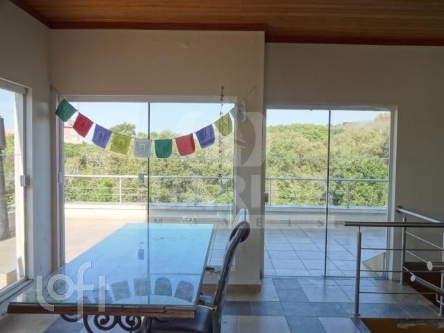 Casa com 500m², 4 dormitórios, 1 suíte, 4 vagas, Vila Ipiranga em Porto Alegre