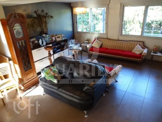 Casa com 500m², 4 dormitórios, 1 suíte, 4 vagas, Vila Ipiranga em Porto Alegre