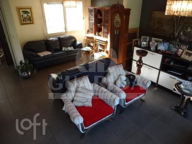 Casa com 500m², 4 dormitórios, 1 suíte, 4 vagas, Vila Ipiranga em Porto Alegre