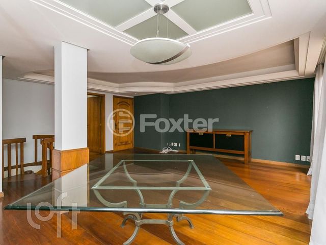 Apartamento com 188m², 4 dormitórios, 1 suíte, 2 vagas, Moinhos de Vento em Porto Alegre