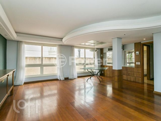 Apartamento com 188m², 4 dormitórios, 1 suíte, 2 vagas, Moinhos de Vento em Porto Alegre