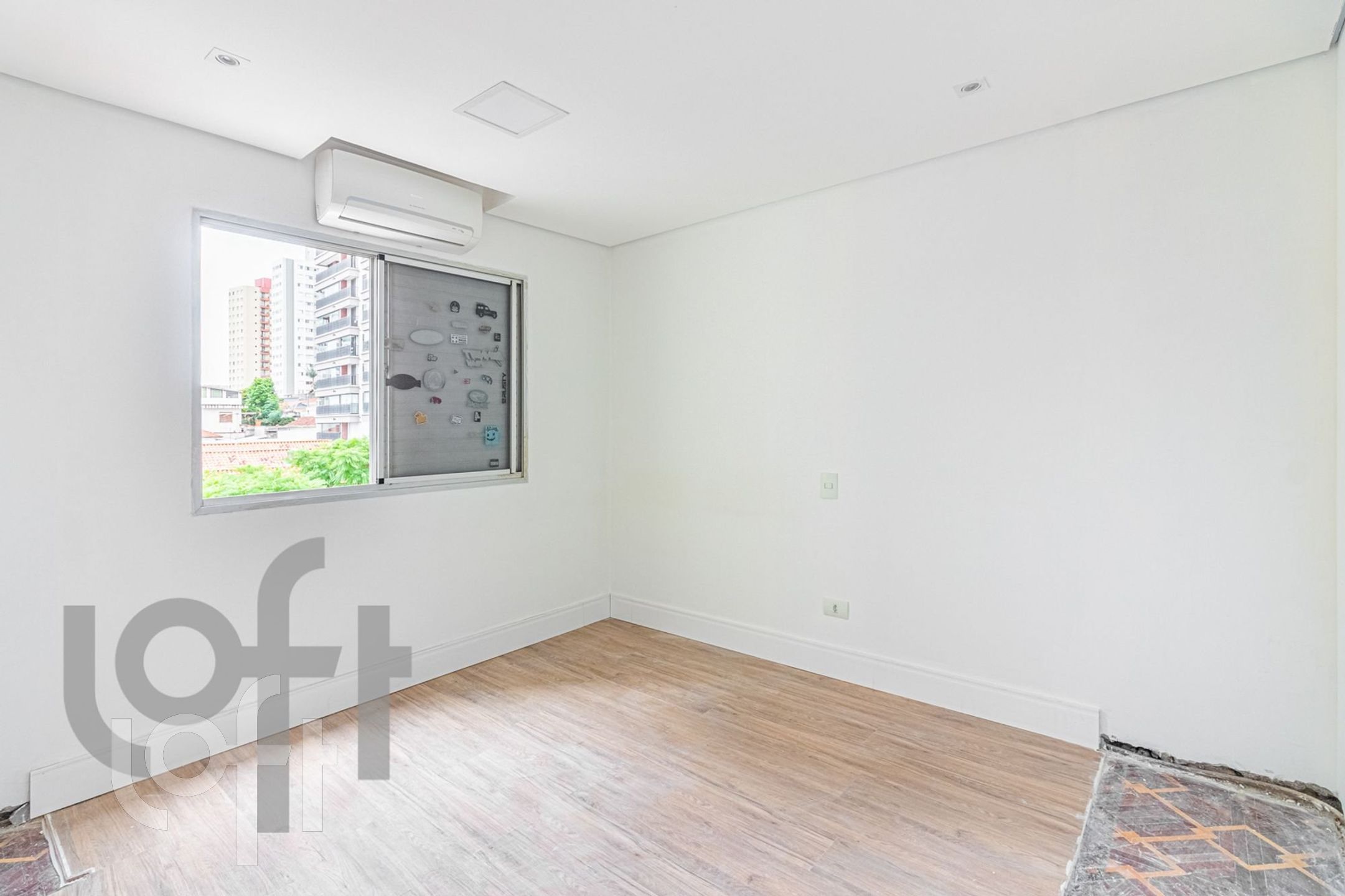 Apartamento à venda com 3 quartos, 95m² - Foto 2