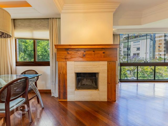 Apartamento com 223m², 3 dormitórios, 1 suíte, 2 vagas, Petrópolis em Porto Alegre