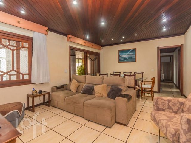 Apartamento com 148m², 3 dormitórios, 1 suíte, 2 vagas, São João em Porto Alegre