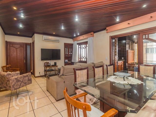 Apartamento com 148m², 3 dormitórios, 1 suíte, 2 vagas, São João em Porto Alegre