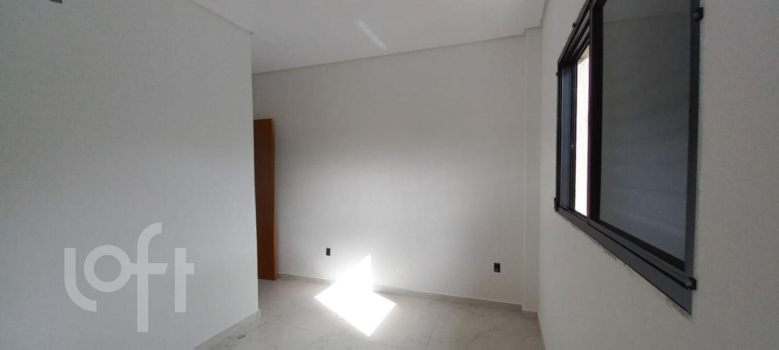 Casa Residencial com 88m², 2 quartos, 2 suítes, 2 garagens, no bairro São João do Rio Vermelho em Florianópolis