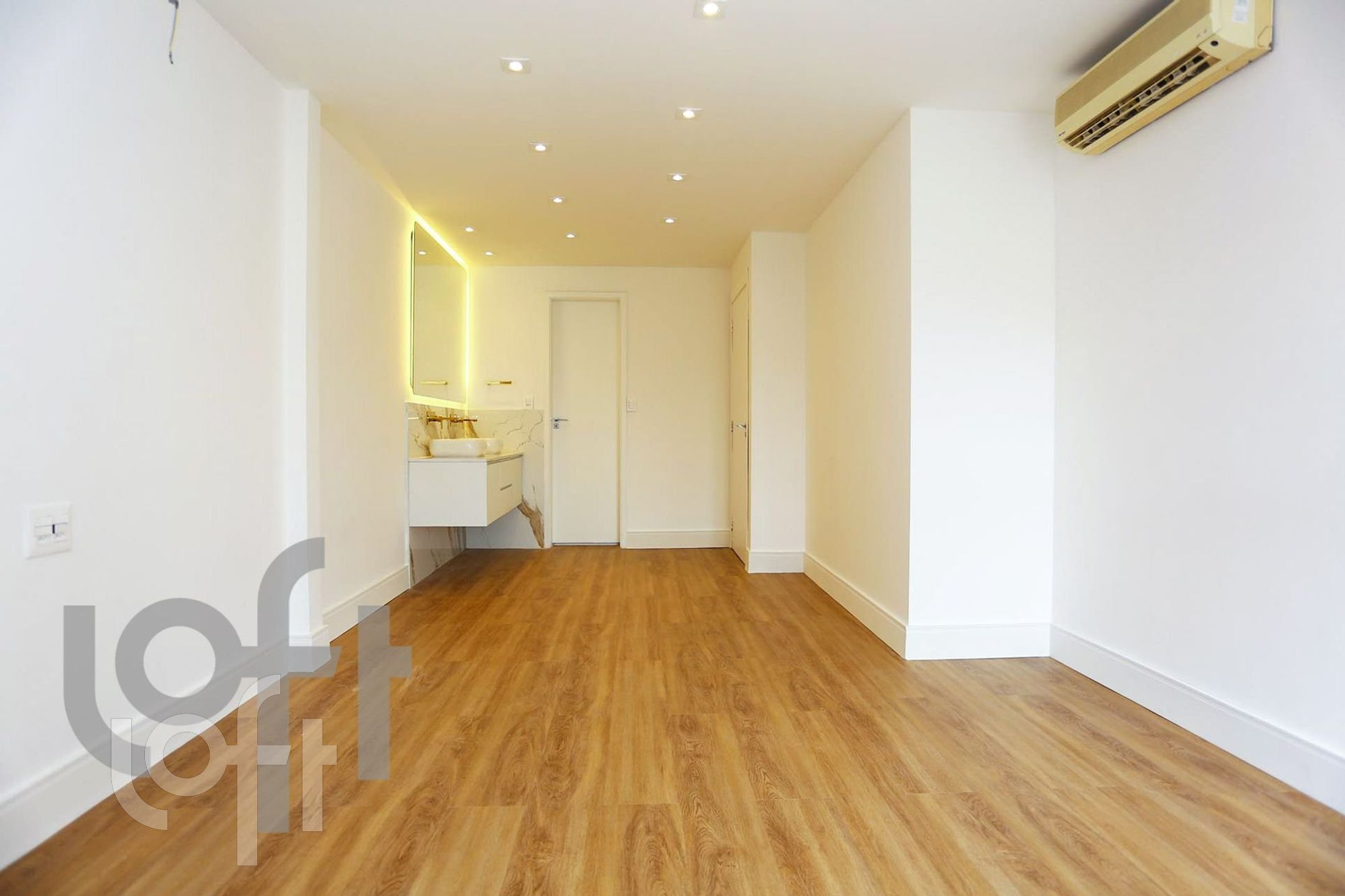 Apartamento à venda com 2 quartos, 210m² - Foto 2