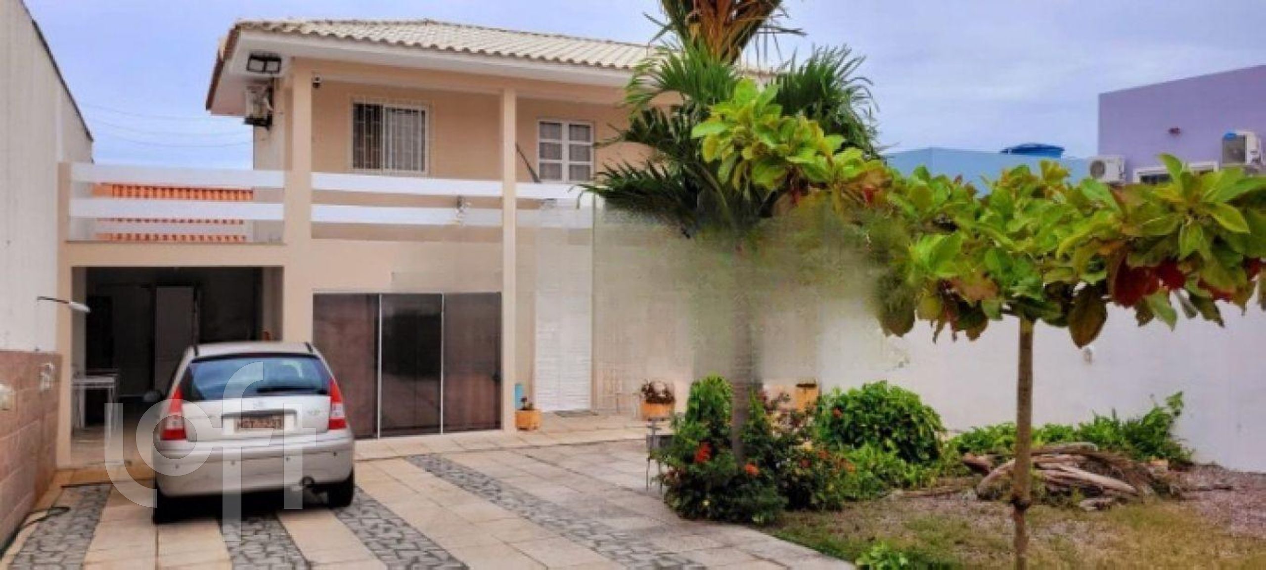 Casa Residencial com 200m², 5 quartos, 1 suíte, 5 garagens, no bairro Ingleses em Florianópolis
