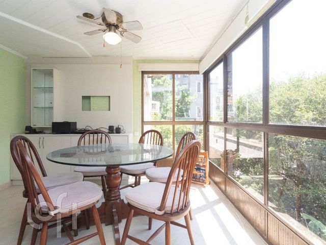 Apartamento com 177m², 4 dormitórios, 1 suíte, 2 vagas, Auxiliadora em Porto Alegre