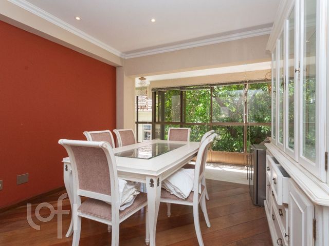 Apartamento com 177m², 4 dormitórios, 1 suíte, 2 vagas, Auxiliadora em Porto Alegre