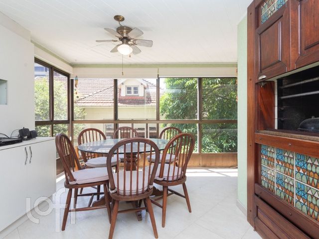 Apartamento com 177m², 4 dormitórios, 1 suíte, 2 vagas, Auxiliadora em Porto Alegre